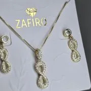 Conjunto infinito con cubic plata con baño gold. Aro+dije+cadena