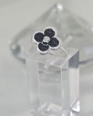 Anillo trebol negro con cubic de plata