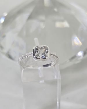Anillo cubic cuadrado y pave Plata 925
