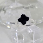 Anillo de plata trebol negro nacar