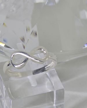 Anillo infinito de plata 925