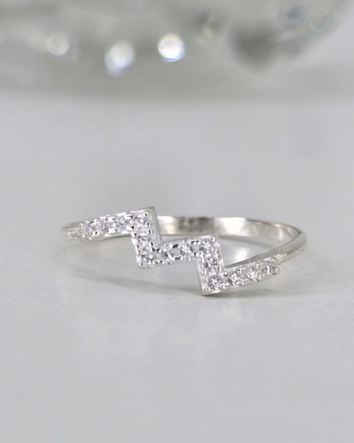 Anillo zig zag de plata 925 con pave