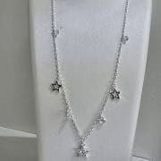 Choker estrellas caladas punto de luz, gargantilla con dijes