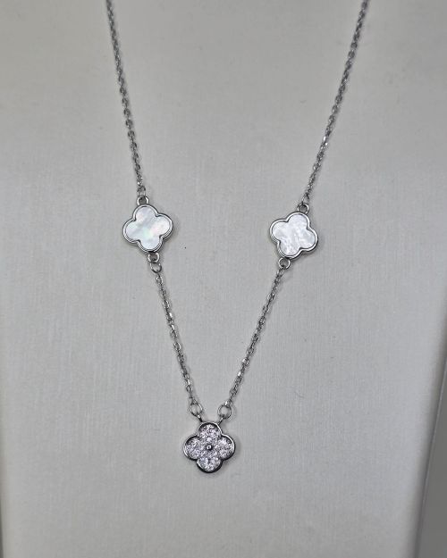 Cadena 3 treboles, nacar con pave. Plata rodinada