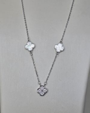 Cadena 3 treboles, nacar con pave. Plata rodinada