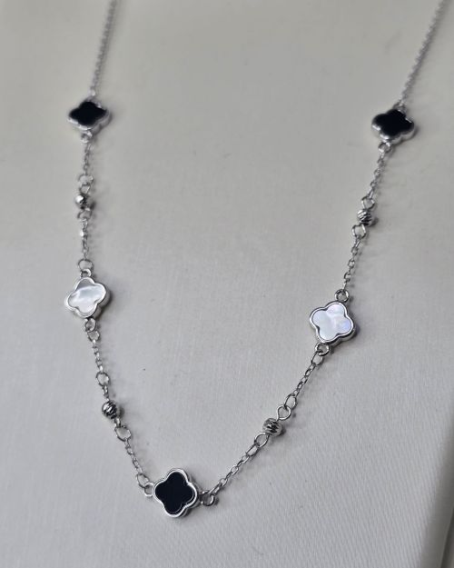 Gargantilla rodinada de plata con van cleef nacar y negro