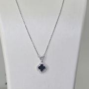 Cadena con trebol nacar y cubic de plata rodinada