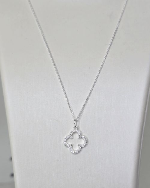 Cadena de plata con dije trebol calado