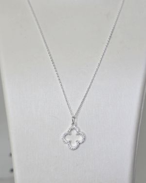 Cadena de plata con dije trebol calado