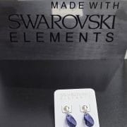 Aros pasantes gota tonalidad violeta de cristales swarovski