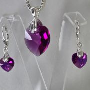 Aros corazón  swarovski 10 mm brisura fuccia