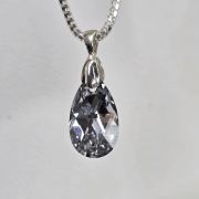 Dije cristal sw gota grande gris plateado