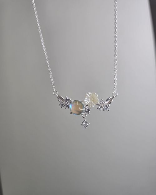 Gargantilla de esfera aqua y Flores