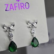 Aros pasantes de mariposa con punto de luz y gota verde