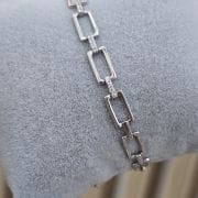 Pulsera de plata rodinada eslabones cuadrados forcet