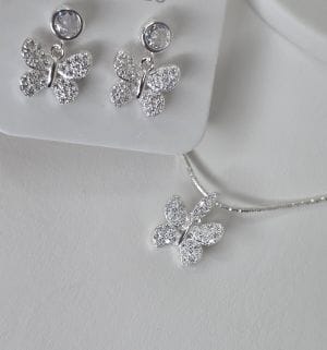 Conjunto mariposa cubic blanco aros más dije
