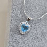 Conjunto corazón aqua cadena y dije