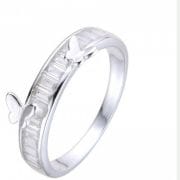 Anillo de cubics con mariposas