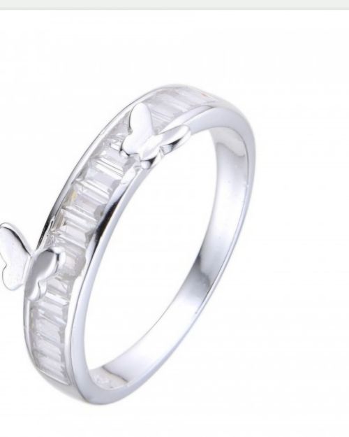 Anillo de cubics con mariposas