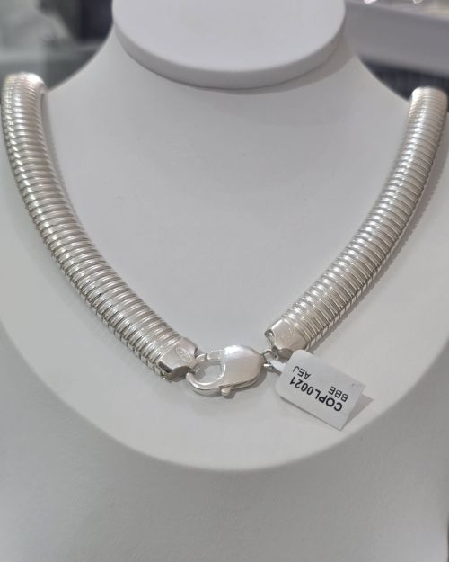 Importante cadena ancha italiana