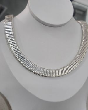 Importante cadena ancha italiana