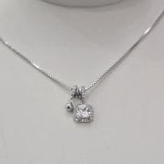 Cadena rodinada con dije cuadrado de Plata