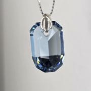 Dije cuadrado swarovski celeste