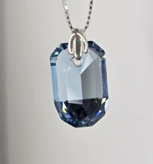 Dije cuadrado swarovski celeste