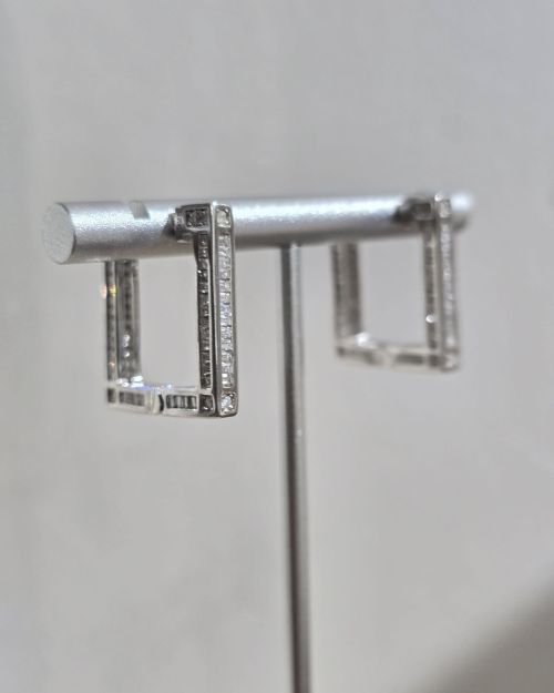 Argollas cuadradas con baguette de Plata rodinada