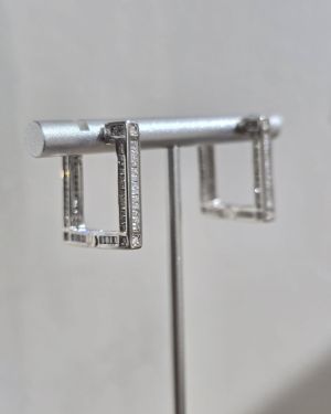 Argollas cuadradas con baguette de Plata rodinada