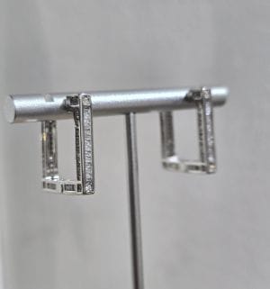Argollas cuadradas con baguette de Plata rodinada