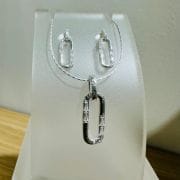 Conjunto alargado calado cubics aro y dije