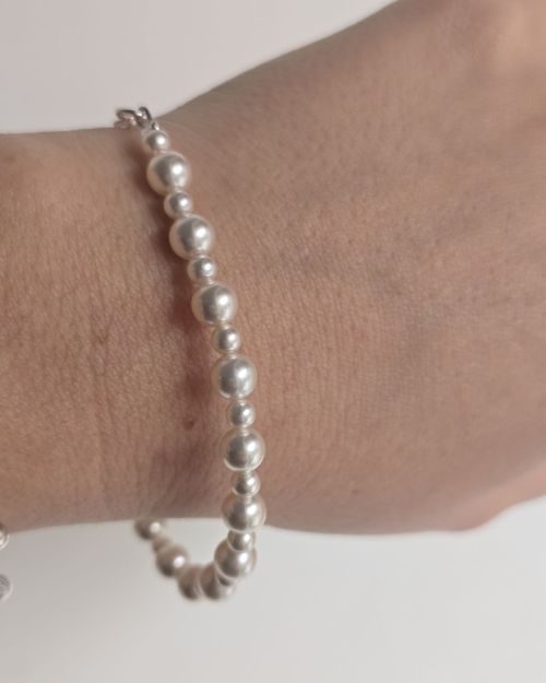Pulsera de perlas distintos tamaños con extensor plata