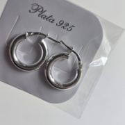 Argollas chicas de plata un clásico infaltable
