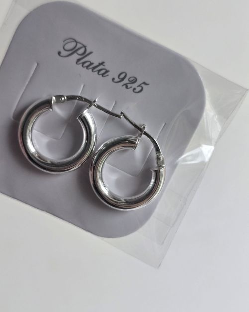 Argollas chicas de plata un clásico infaltable