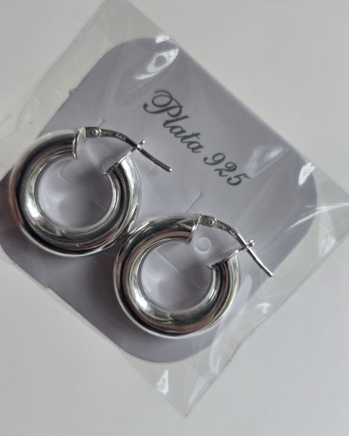 Argollas anchas de tamaño chico plata lisa