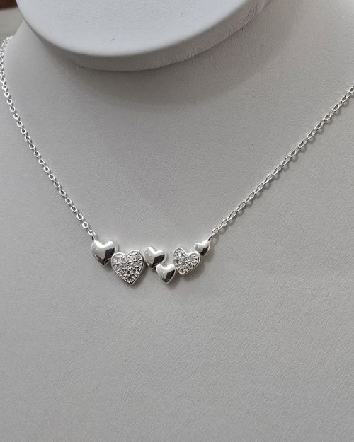 Cadena con dije incorporado de corazones .Plata925