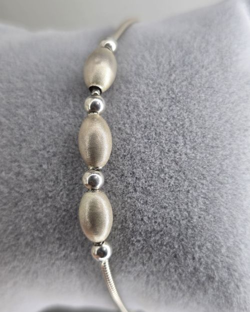 Pulsera satinada con bolas de Plata 925