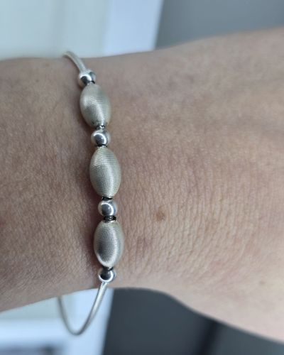 Pulsera satinada con bolas de Plata 925