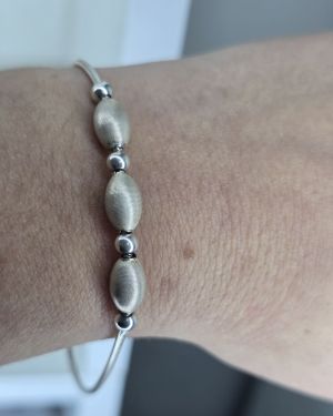 Pulsera satinada con bolas de Plata 925