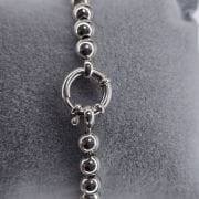 Pulsera con cadena de plata y bolas de plata con cierre marinero